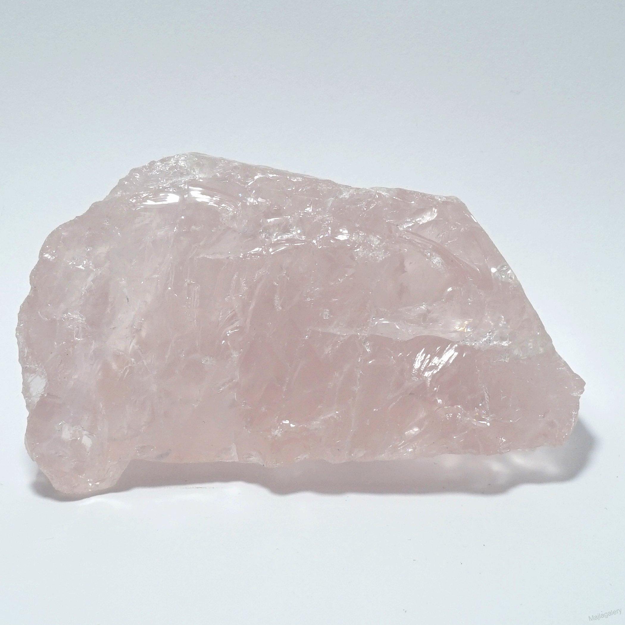 surový natural ruženín z Madagaskaru