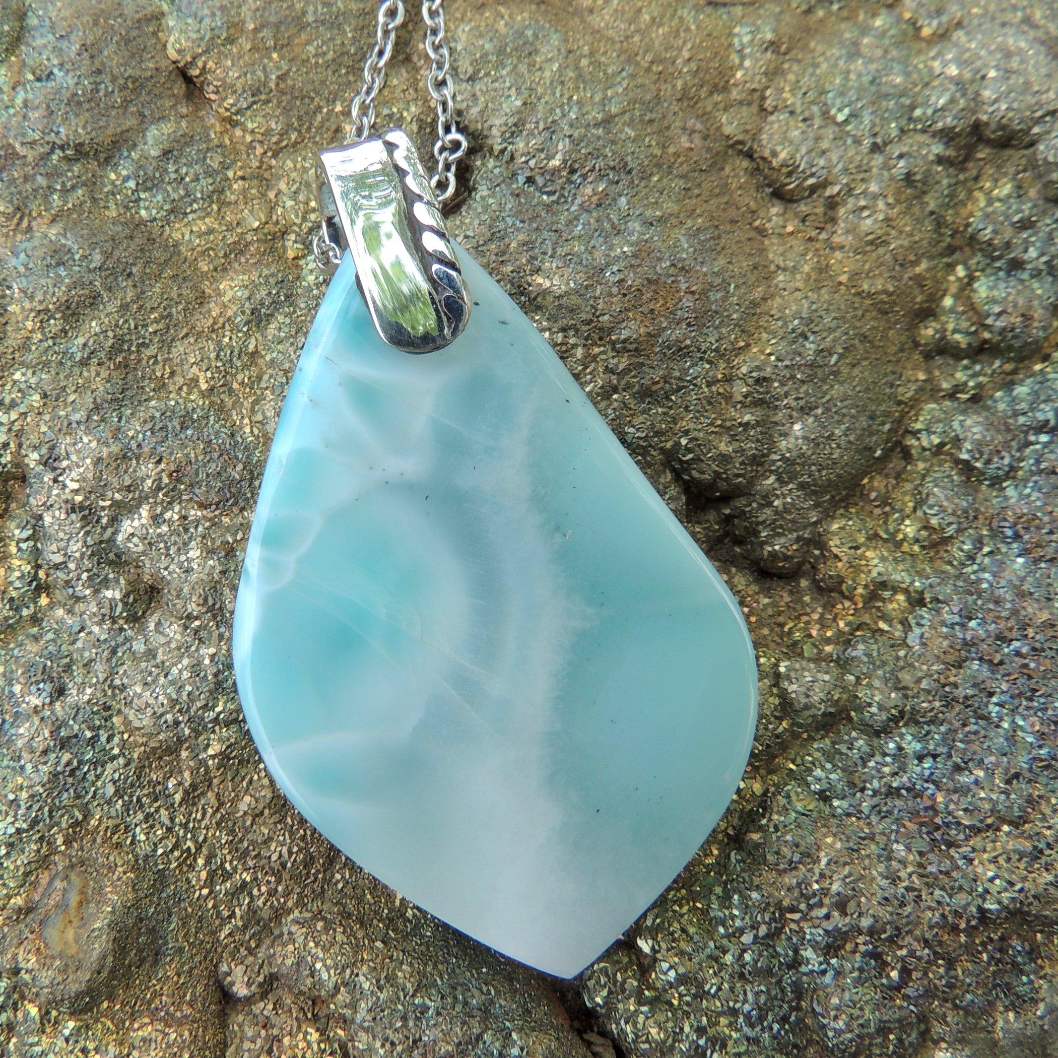 Larimar prívesok, strieborné závesné uško