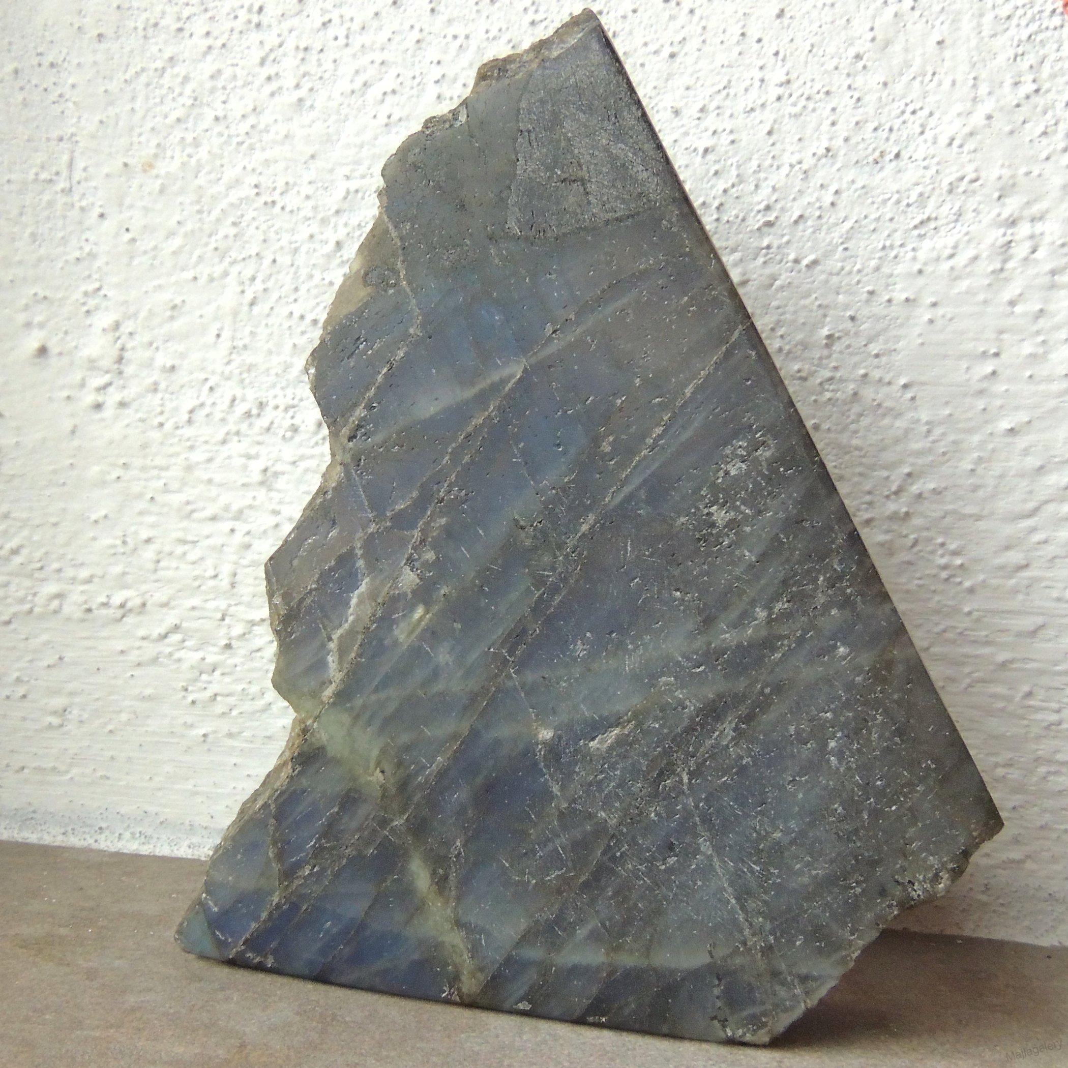 Labradorit veľký leštený 