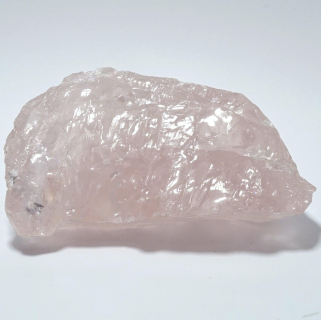 surový natural ruženín z Madagaskaru